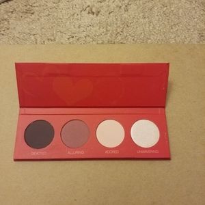 Younique Pressed Shadow Palette